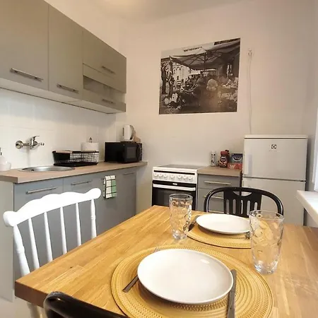 Apartman Happy Life - Next To Metro Station Varsó