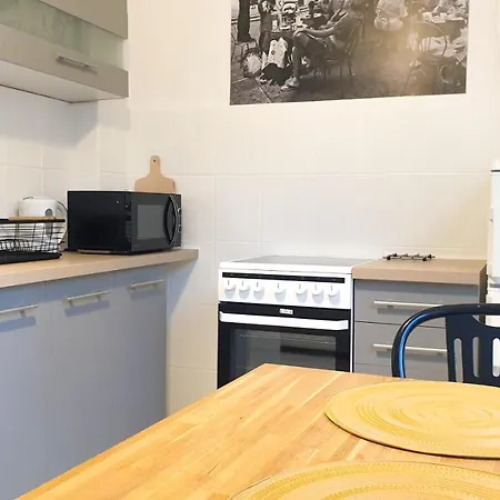 Happy Life - Next To Metro Station Apartman Varsó