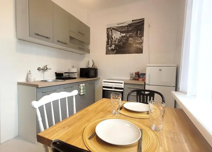 Apartman Happy Life - Next To Metro Station Varsó