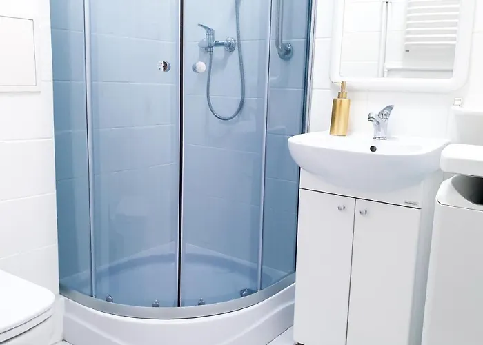 Happy Life - Next To Metro Station * Varsó