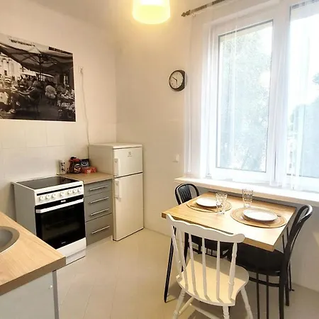 Apartment Happy Life - Next To Metro Station *